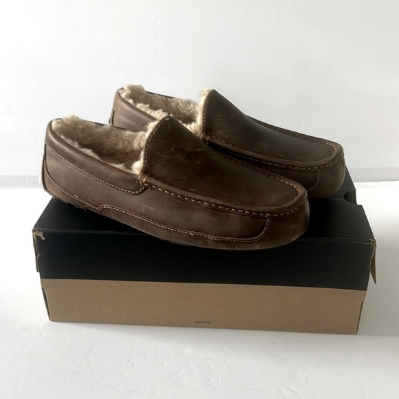 UGG Men's plush ascots  8wide - Picture 12 of 12